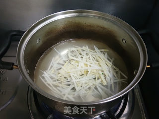 三丝春卷的做法步骤：5