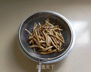 酱炒茶树菇的做法步骤：4
