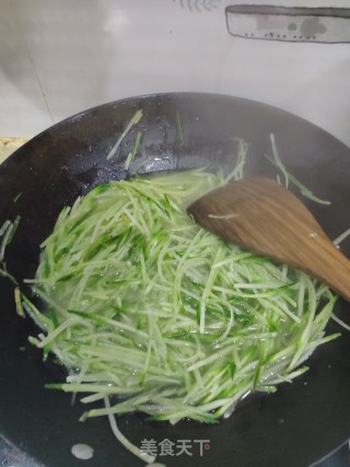 麟虾萝卜丝汤的做法步骤：7