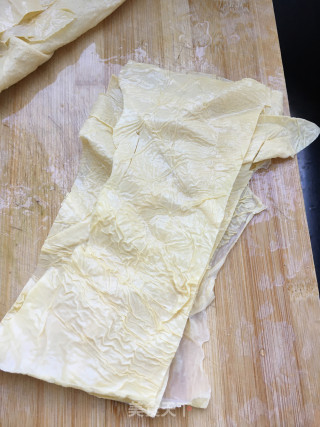 辣白菜拌豆皮针菇卷的做法步骤：1