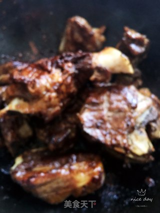 酱大骨烧豆角干儿的做法步骤：7