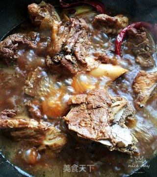 酱大骨烧豆角干儿的做法步骤：11