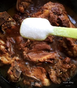 酱大骨烧豆角干儿的做法步骤：12
