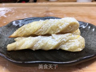 手抓饼新年新吃法，手抓饼酥酥条，孩子超喜欢的美味小吃的做法步骤：8