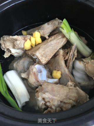 葱香剔骨肉的做法步骤：5