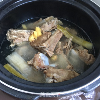 葱香剔骨肉的做法步骤：8