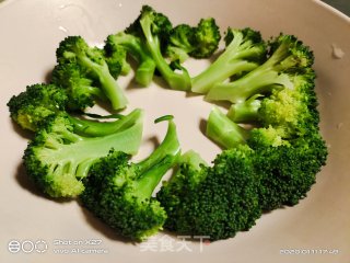 三文鱼西蓝花的做法步骤：4