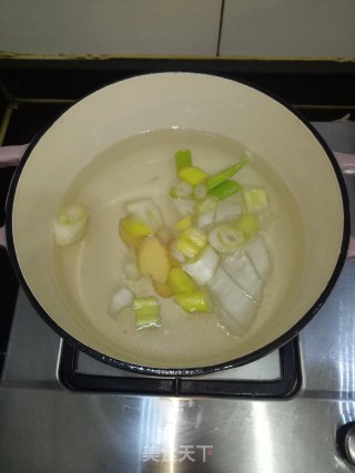 火腿响螺炖鸡腿的做法步骤：5