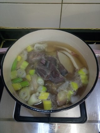 火腿响螺炖鸡腿的做法步骤：8