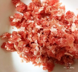 牛肉洋葱馄饨的做法步骤：1