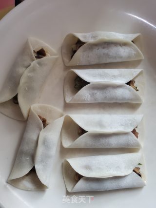 香菇鲜肉锅贴的做法步骤：10