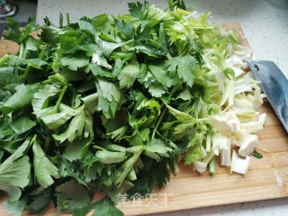 凉拌芹菜的做法步骤：2