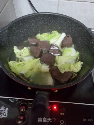 白菜鸭血汤的做法步骤：5