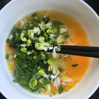 青蒜虾仁滑蛋的做法步骤：3