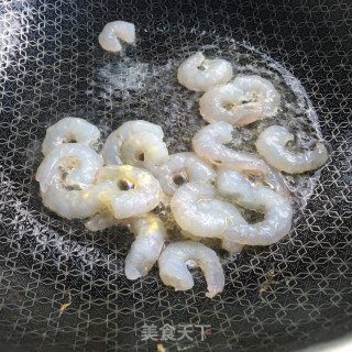 青蒜虾仁滑蛋的做法步骤：6