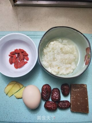 酒酿鸡蛋丸子的做法步骤：1