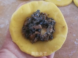 南瓜花样脂油饼的做法步骤：6