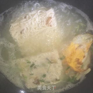 香葱青菜荷包蛋面的做法步骤：5