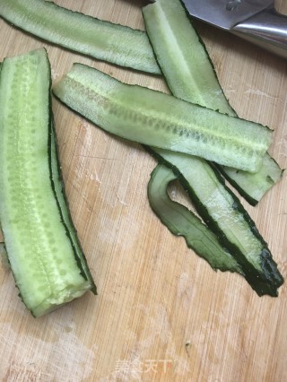 培根黄瓜西多士的做法步骤：4