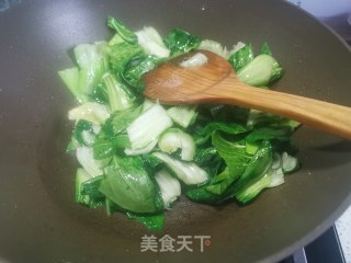 香菇炒油菜的做法步骤：5