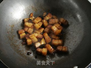 冬笋红烧肉的做法步骤：4