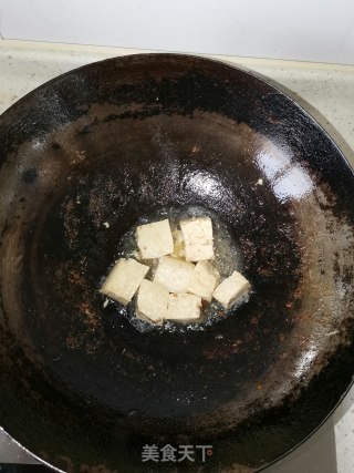 蚝油白菜冻豆腐的做法步骤：2