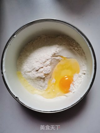 炸带鱼的做法步骤：4