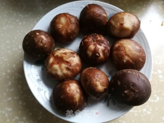 油焖香菇的做法步骤：2