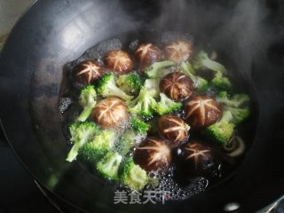 油焖香菇的做法步骤：3