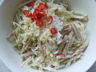 豆干拌白菜心的做法步骤：4