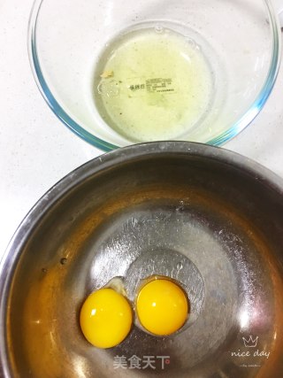淡奶油戚风杯子蛋糕的做法步骤：1