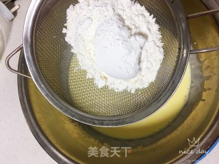 淡奶油戚风杯子蛋糕的做法步骤：4