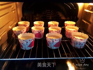 淡奶油戚风杯子蛋糕的做法步骤：14