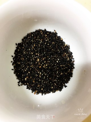 黑芝麻山药米糊的做法步骤：1