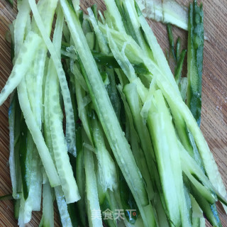 甘蓝黄瓜丝拌饸饹的做法步骤：3