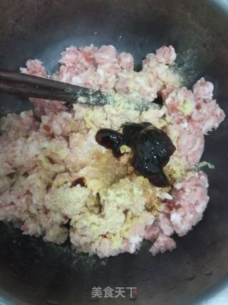 猪肉香菇薄荷丸子的做法步骤：1