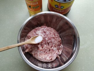 四喜丸子的做法步骤：1