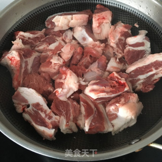 红烧牛腩的做法步骤：2