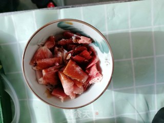 蒜苔炒肉的做法步骤：2