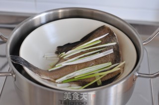 蒸鲽鱼的做法步骤：4