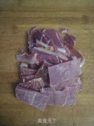 甜椒炒腊肉的做法步骤：2