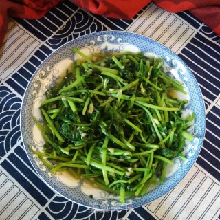 清炒茼蒿的做法步骤：5