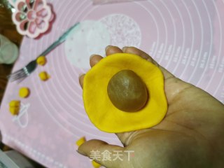 小熊维尼豆沙包的做法步骤：4