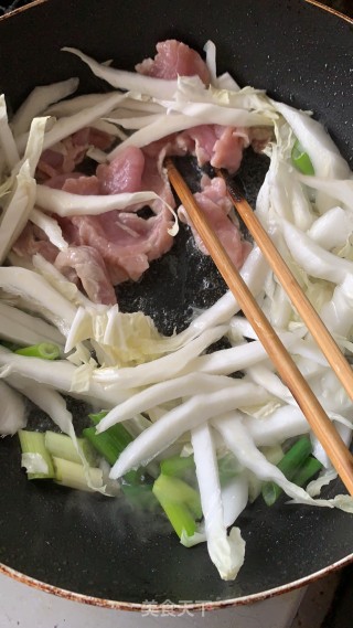 豆腐焖白菜肉的做法步骤：4