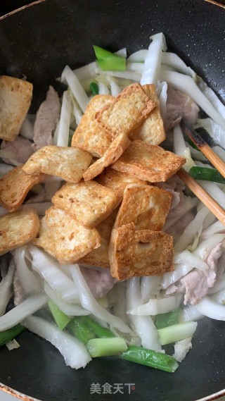 豆腐焖白菜肉的做法步骤：5