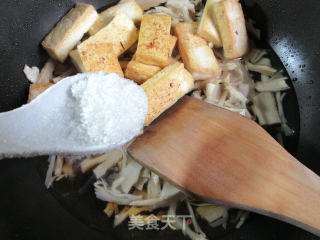水笋烧老豆腐的做法步骤：9