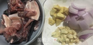 砂锅鱼头的做法步骤：1