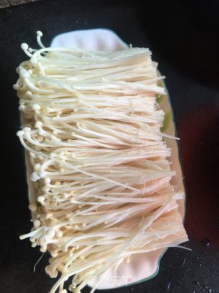 蒸剁椒金针菇的做法步骤：2