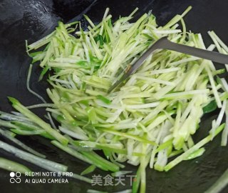 绿萝卜丝鸡蛋汤的做法步骤：5