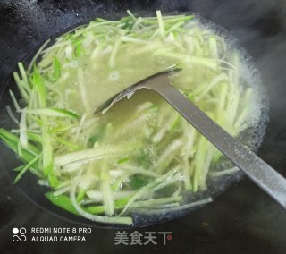 绿萝卜丝鸡蛋汤的做法步骤：6